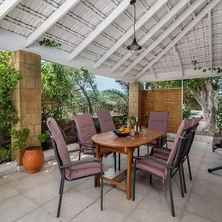 بيت للعطل House Cavo Kiotari